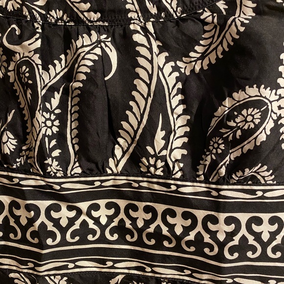 Black and white paisley tank - Picture 2 of 4